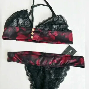 Nwot Oh la  la cheri black and rose lingerie set small/medium